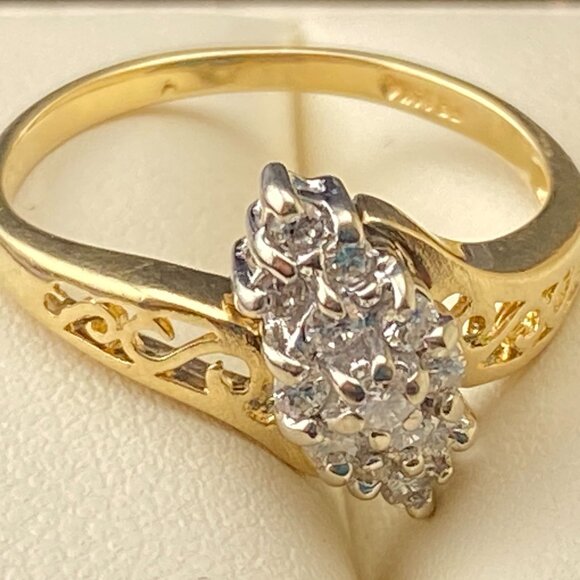 Vtg. Feature Ring Co. Designer 14K Yellow Gold 13 Diamond 0.21 Ct Bypass Sz.6 - Picture 8 of 16